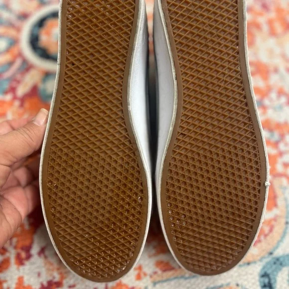 Vans Classic Black and White Skate Shoes platform. EUC. Some marks from use - Picture 6 of 9